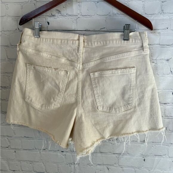 Universal Thread Cream Denim Highest Rise Shortie Size 12 - Picture 9 of 9